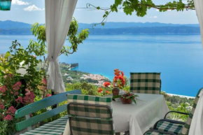 Holiday House Aria